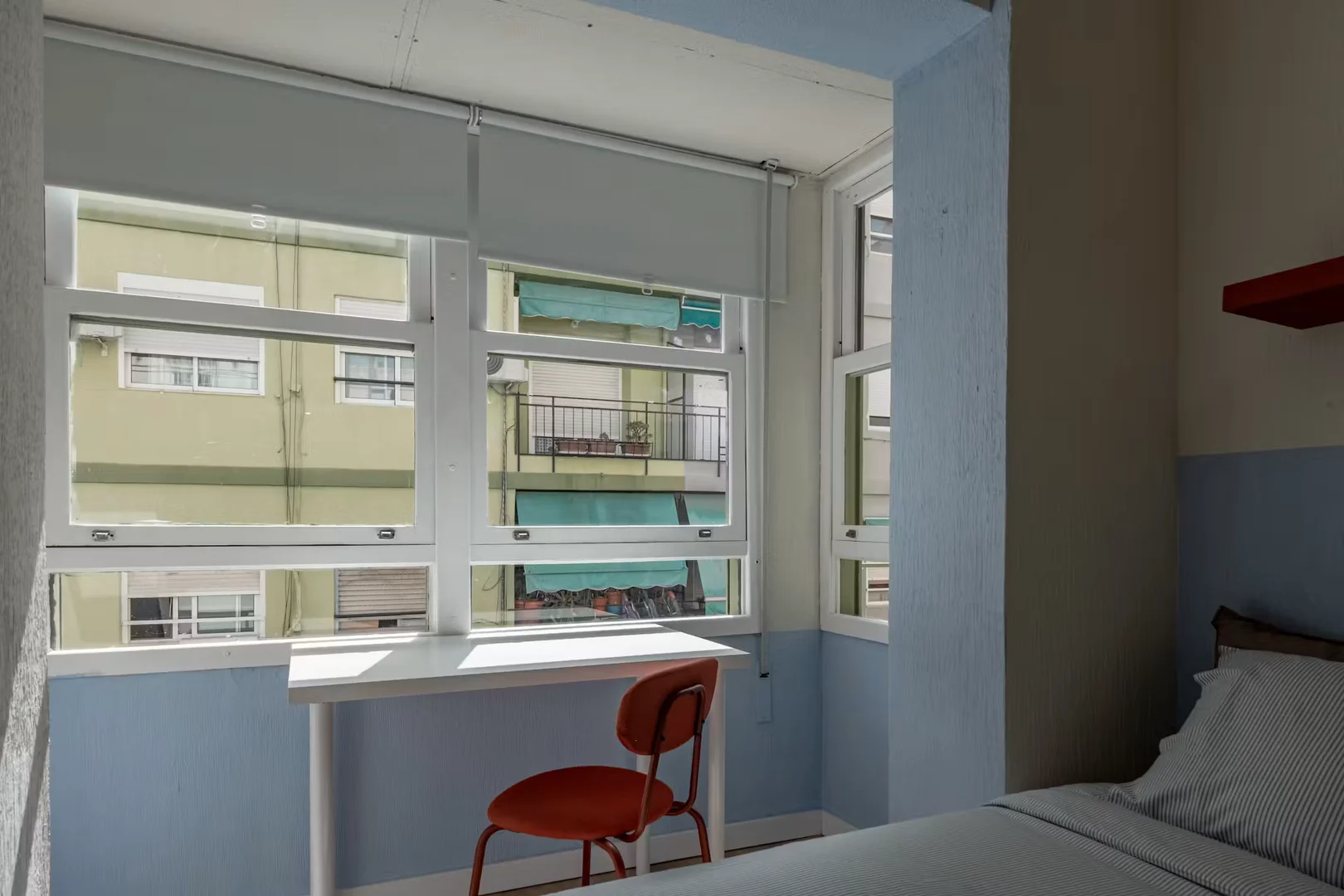 Zimmer in Studentenwohnung in zu vermieten, voll möbliert