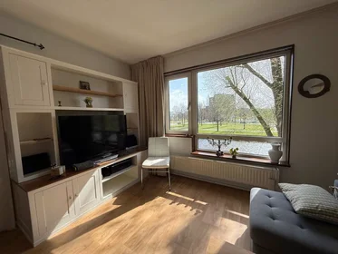 Entire apartment at Louis Davidsstraat, Amsterdam Nieuw-West, image 1 of 10