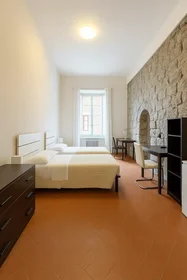 Chambre privée à Via del Capitano, Aquila, image 1 de 10