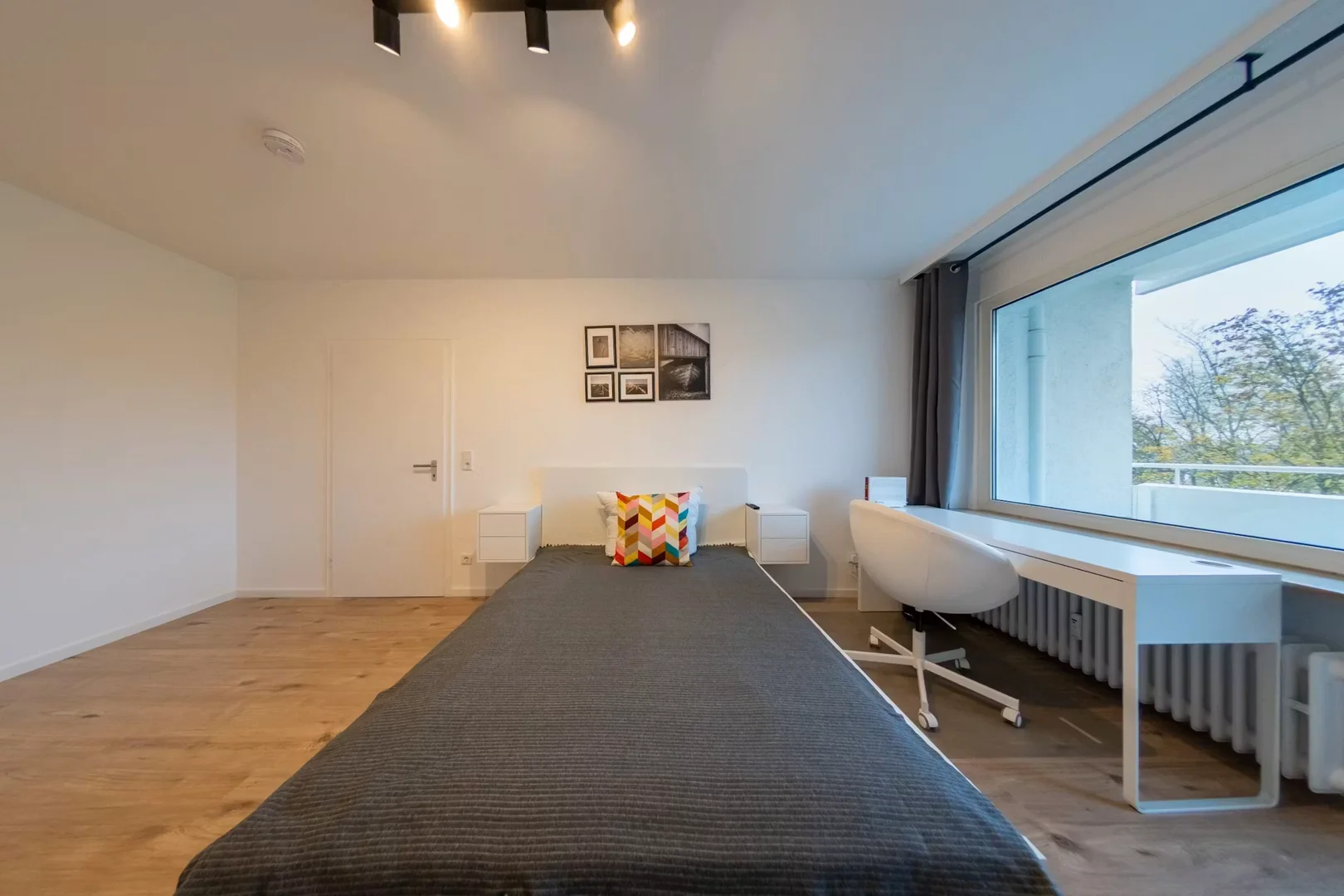 Funktionelles Studentenzimmer perfekt zum Studieren in 