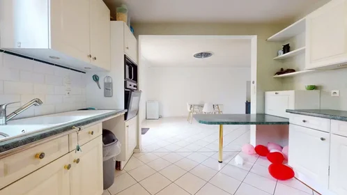 Chambre privée à Rue Barra, Les Hauts de Saint-Aubin, image 10 de 10
