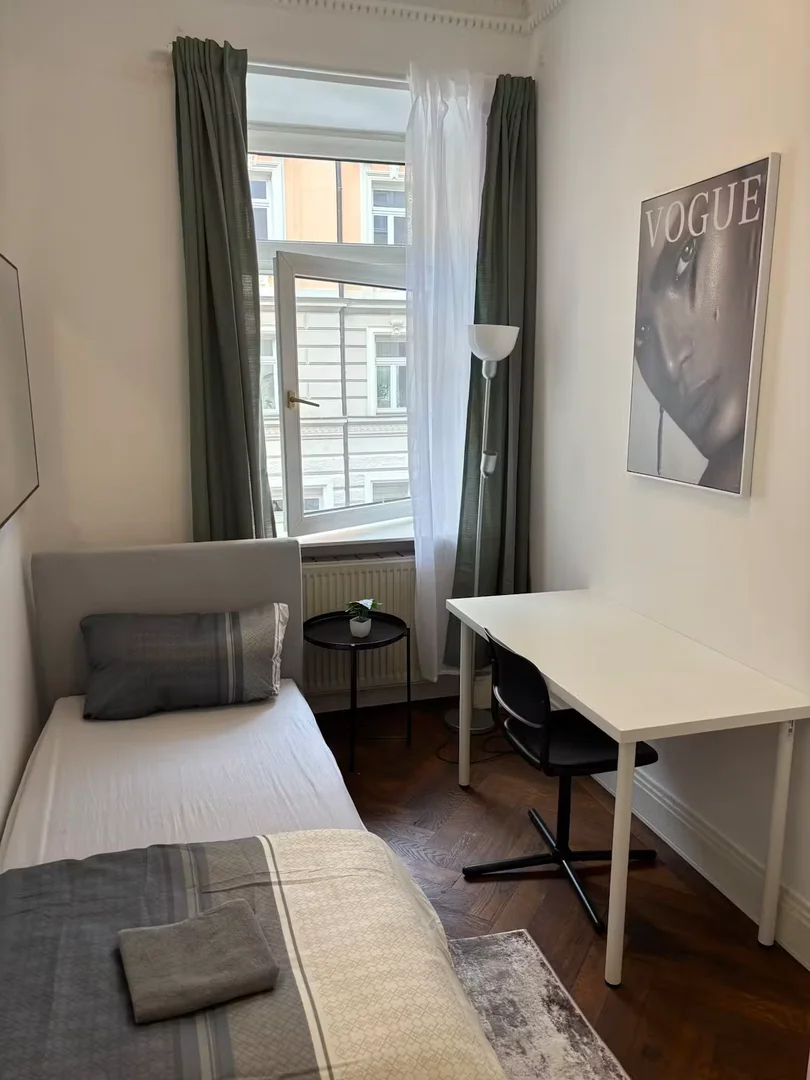 Stanza in affitto in appartamento per studenti a , completamente arredata