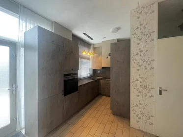 Quarto privado em De Heemstraat, Schilderswijk, imagem 3 de 5