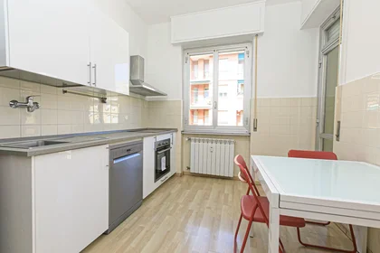 Habitación privada en Via Silvio Lagustena, San Martino, imagen 5 de 10