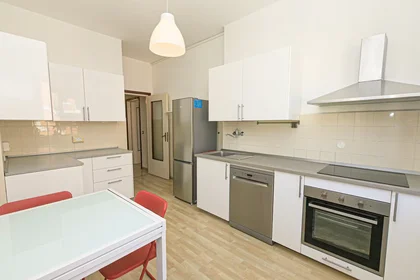 Habitación privada en Via Silvio Lagustena, San Martino, imagen 8 de 10