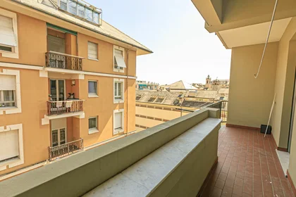 Habitación privada en Via Silvio Lagustena, San Martino, imagen 9 de 10