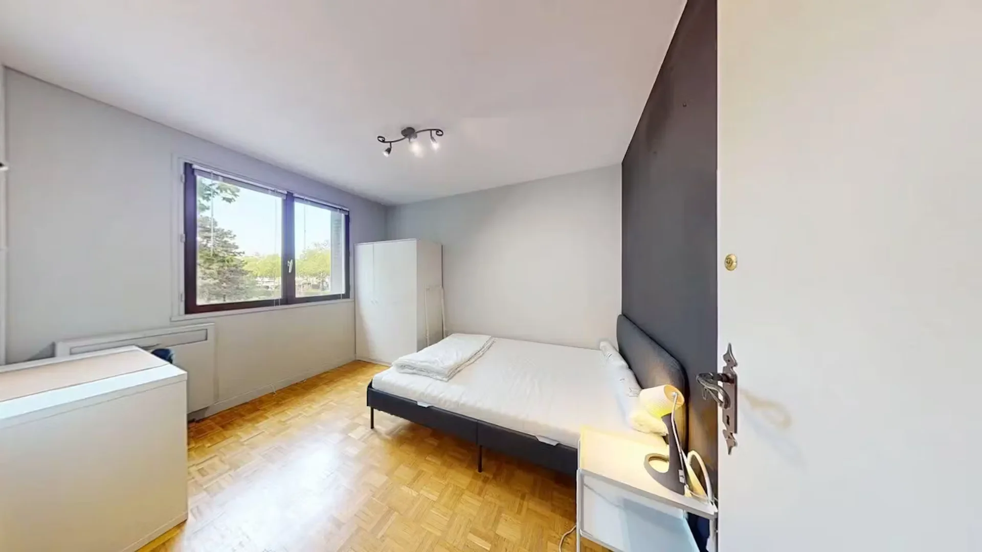 Chambre d'étudiant confortable et spacieuse dans 