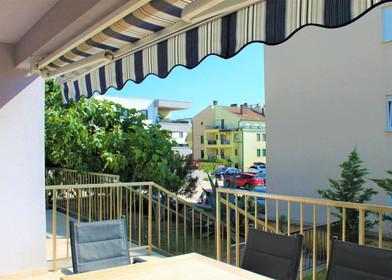 Komplette Wohnung voll möbliert in Zadar