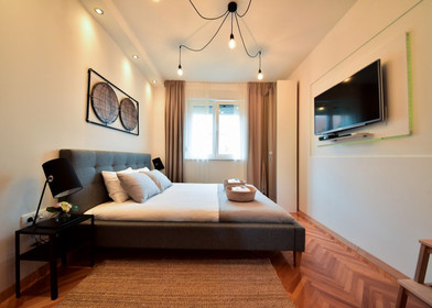 Chambre à louer avec lit double Zadar