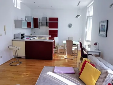 Appartamento intero in Manđerova ulica 42, immagine 1 di 10