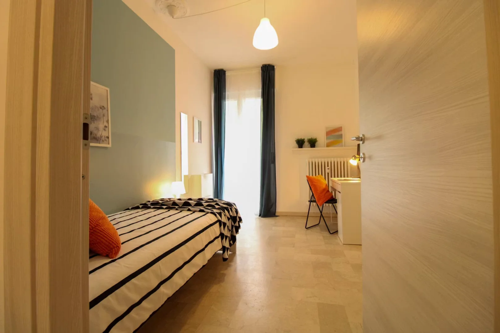 Room for rent in student apartment in , fully furnished