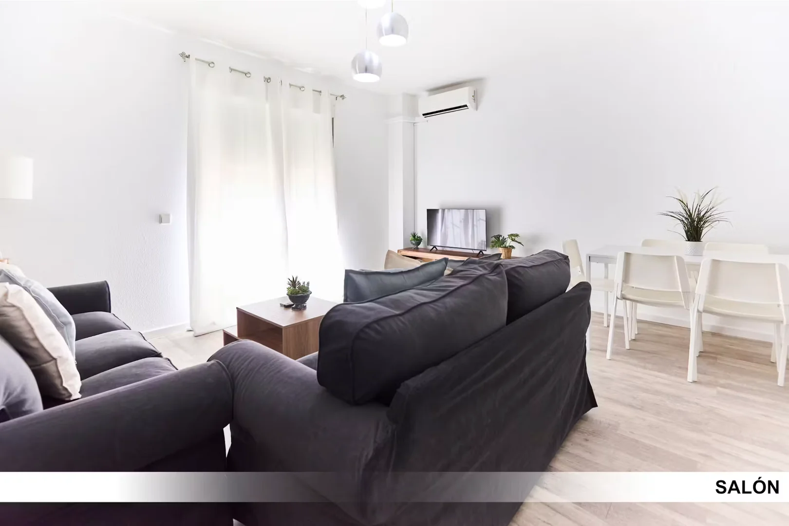 Economical student room with convenient location in 