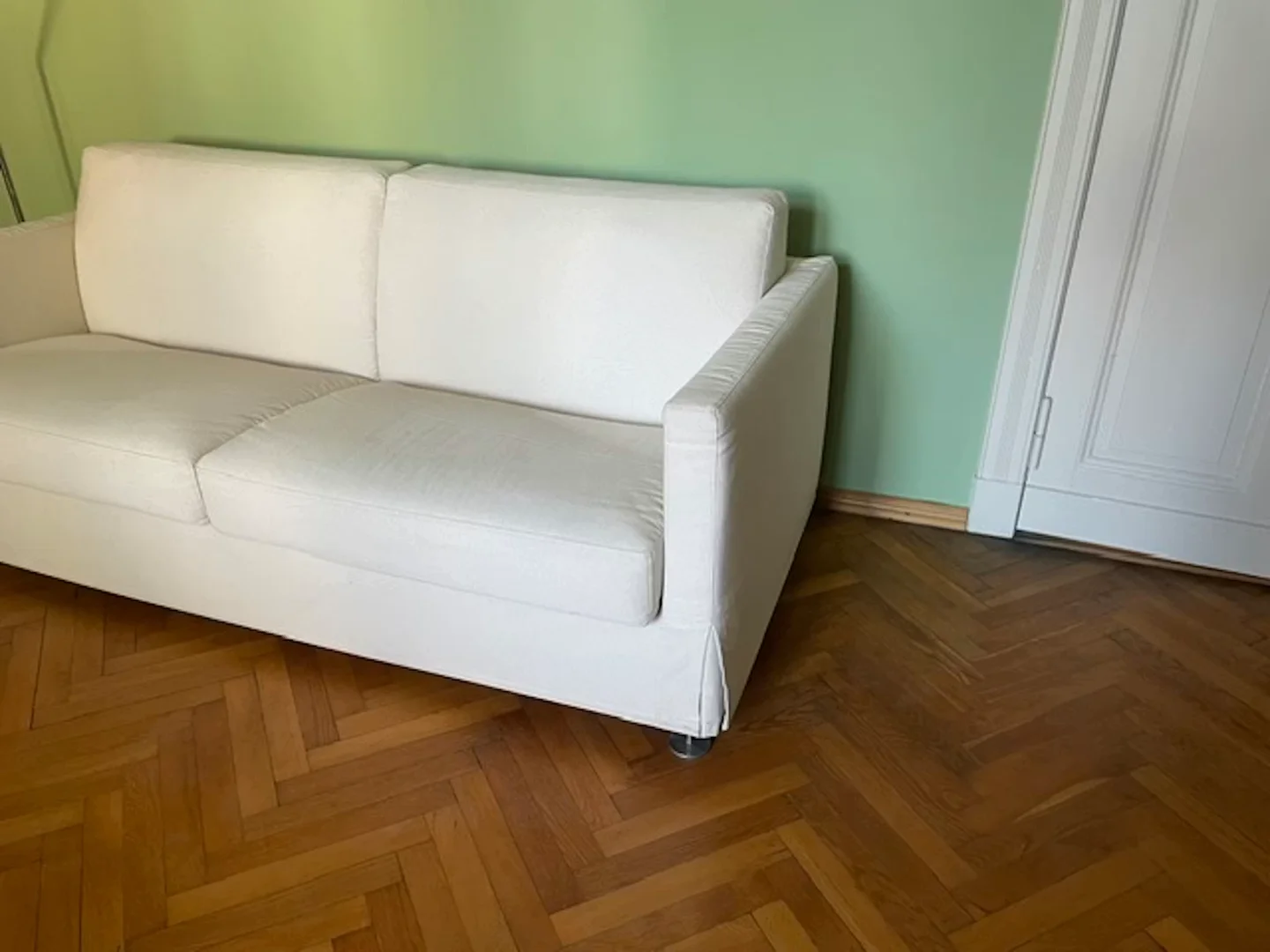  bölgesinde uygun konuma sahip ekonomik öğrenci odası