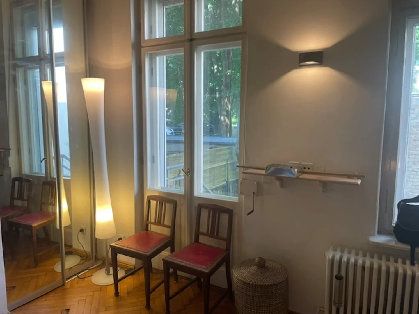 'de modern olanaklara sahip öğrenci dostu oda