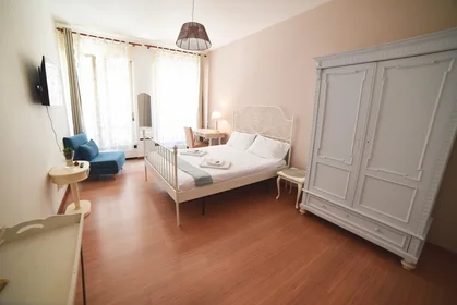 Quarto privado em Via Armando Diaz 19/1, imagem 1 de 10
