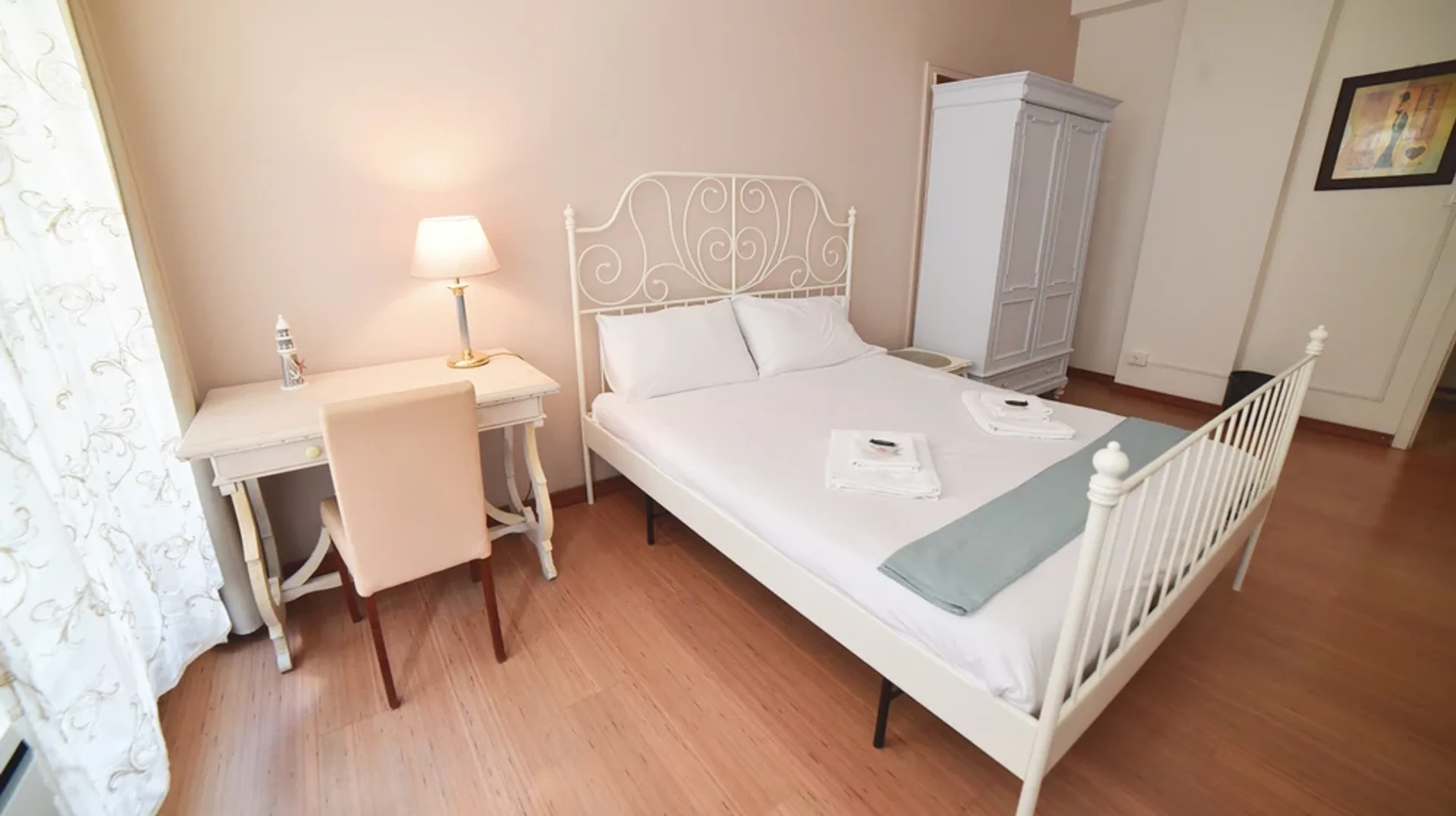 Quarto amigo do estudante em  com comodidades modernas