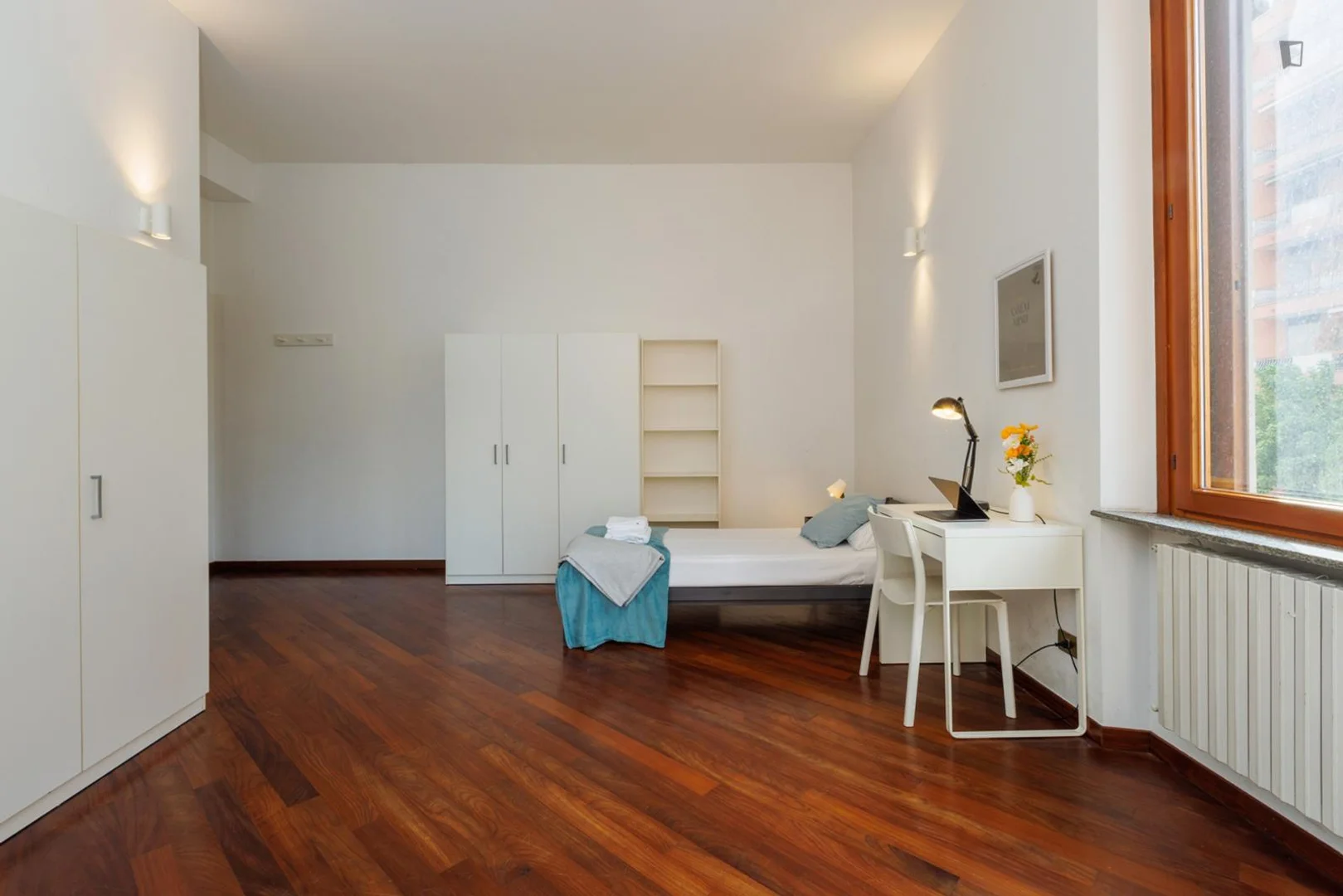 Bezahlbares Zimmer für Studenten mit ausreichender Beleuchtung in 