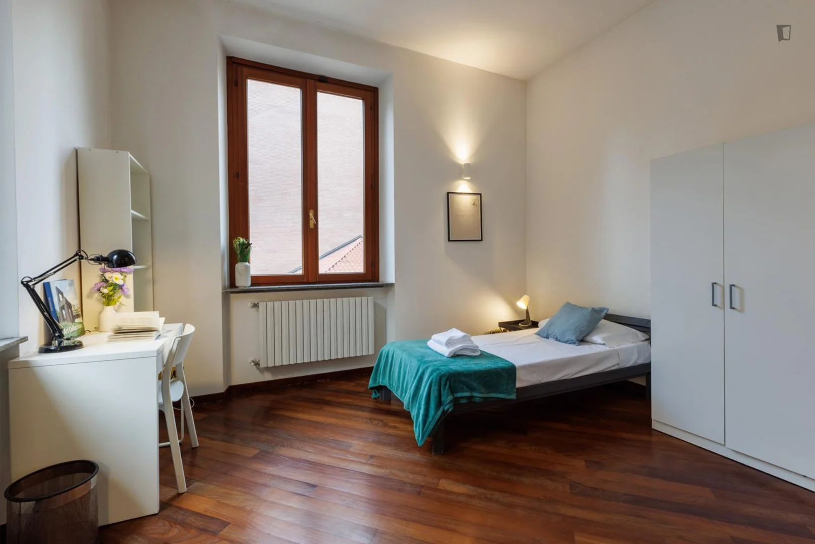 Helles und luftiges Studentenzimmer mit einfachem Zugang zur Universität in 
