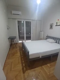 Quarto privado em Agiou Meletiou, Athens, imagem 4 de 10