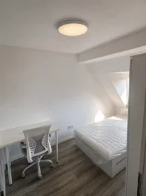 私人房间 在 Keupstraße, Mülheim, 9的图像1