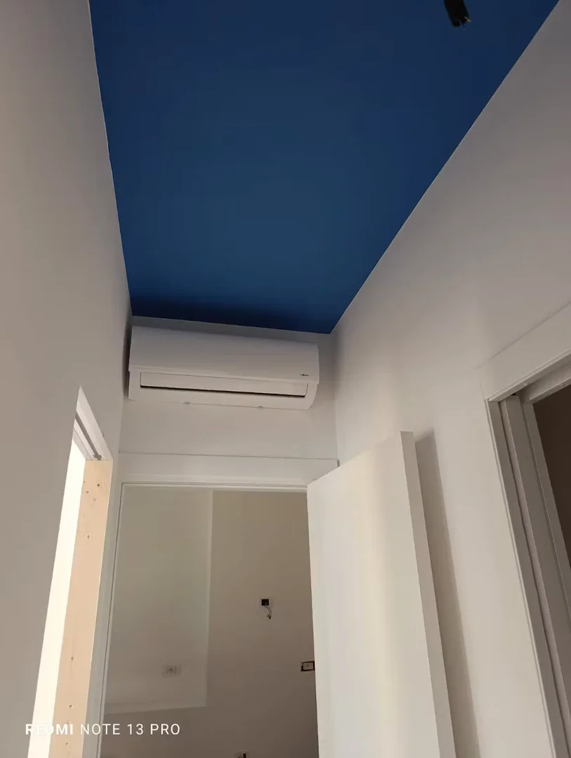 'da üniversiteye kolay erişime sahip aydınlık ve havadar öğrenci odası