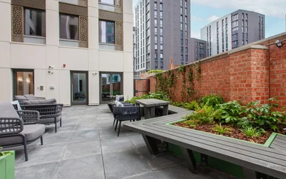 Dairenin tamamı Ikamet yerinde konumu 2 St James' Blvd, Newcastle upon Tyne NE4 5SS, United Kingdom, 23 40 görüntüsü