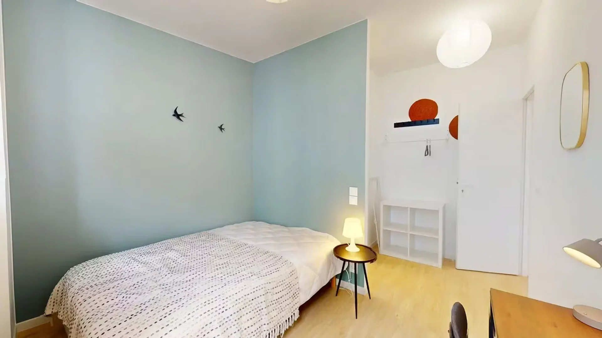 Chambre d'étudiant économique avec emplacement pratique dans