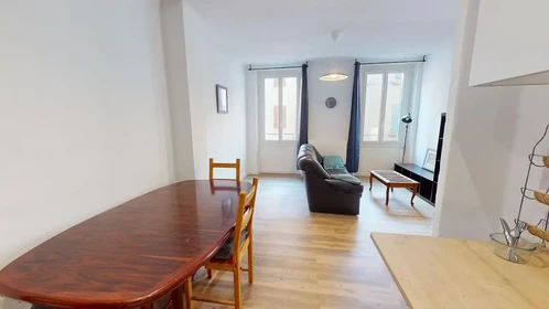 Özel oda konumu Rue Michel de Bourges, , 7 10 görüntüsü