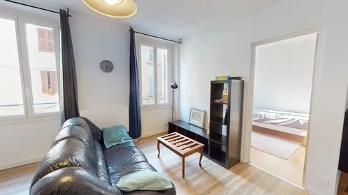 Özel oda konumu Rue Michel de Bourges, , 8 10 görüntüsü