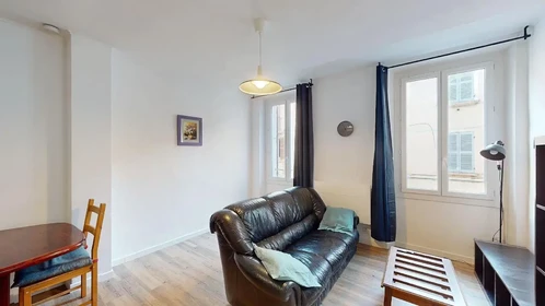 Özel oda konumu Rue Michel de Bourges, , 9 10 görüntüsü