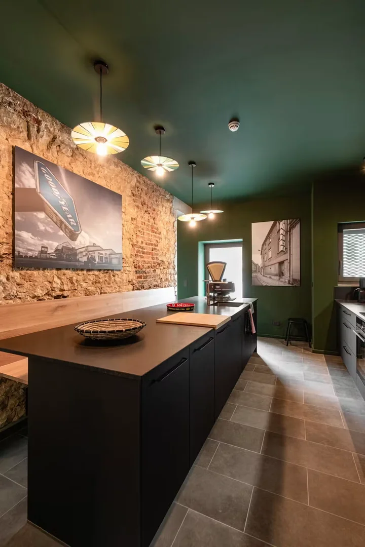 Student-friendly room in  with modern amenities