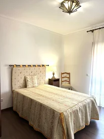 Private room at Rua Cabedo e Lencastre, Póvoa Marta, image 1 of 10