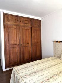 Private room at Rua Cabedo e Lencastre, Póvoa Marta, image 3 of 10