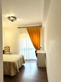 Private room at Rua Cabedo e Lencastre, Póvoa Marta, image 5 of 10