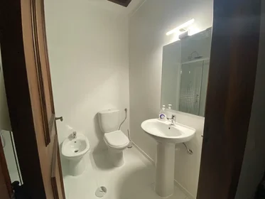 Private room at Rua Cabedo e Lencastre, Póvoa Marta, image 9 of 10