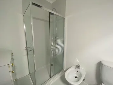Private room at Rua Cabedo e Lencastre, Póvoa Marta, image 10 of 10