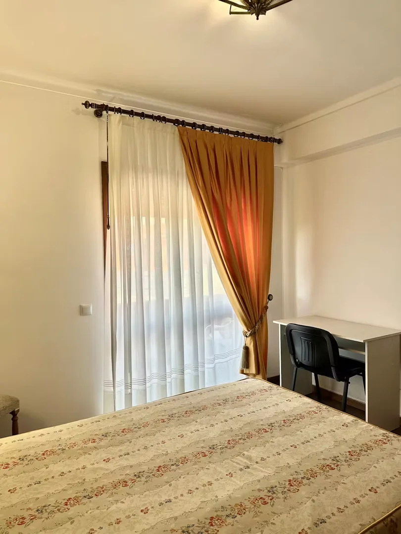 Student-friendly room in with modern amenities