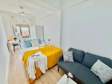 Apartamento inteiro em Calle de Hilanderos, , imagem 1 de 10
