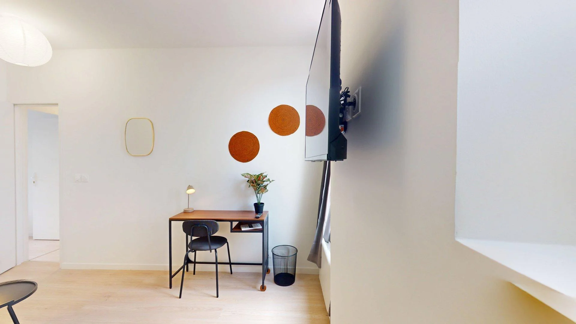 Comfortable and spacious student room in 