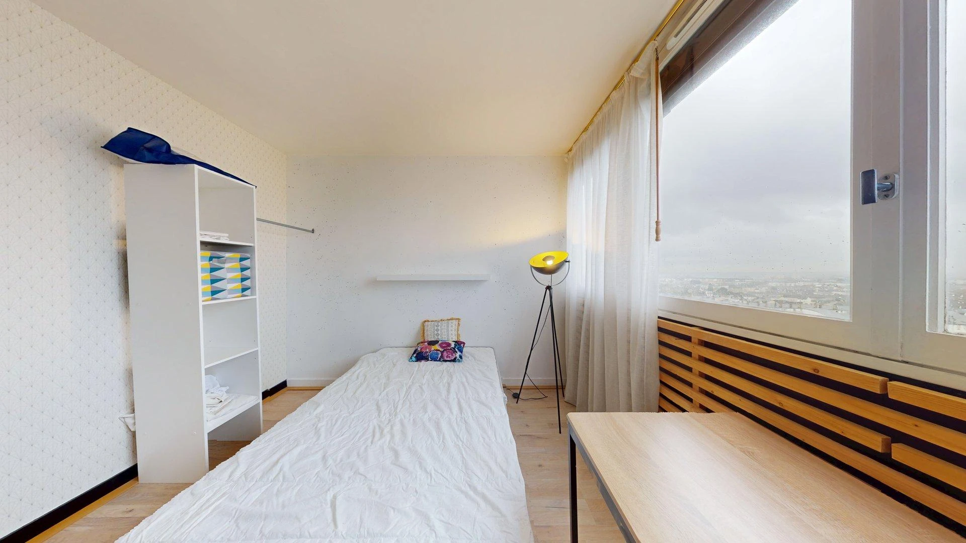 Habitación estudiantil económica con ubicación conveniente en 
