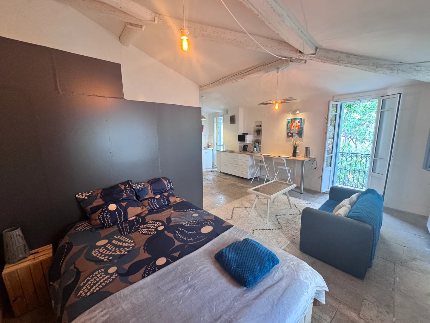 校园附近别致的单间公寓