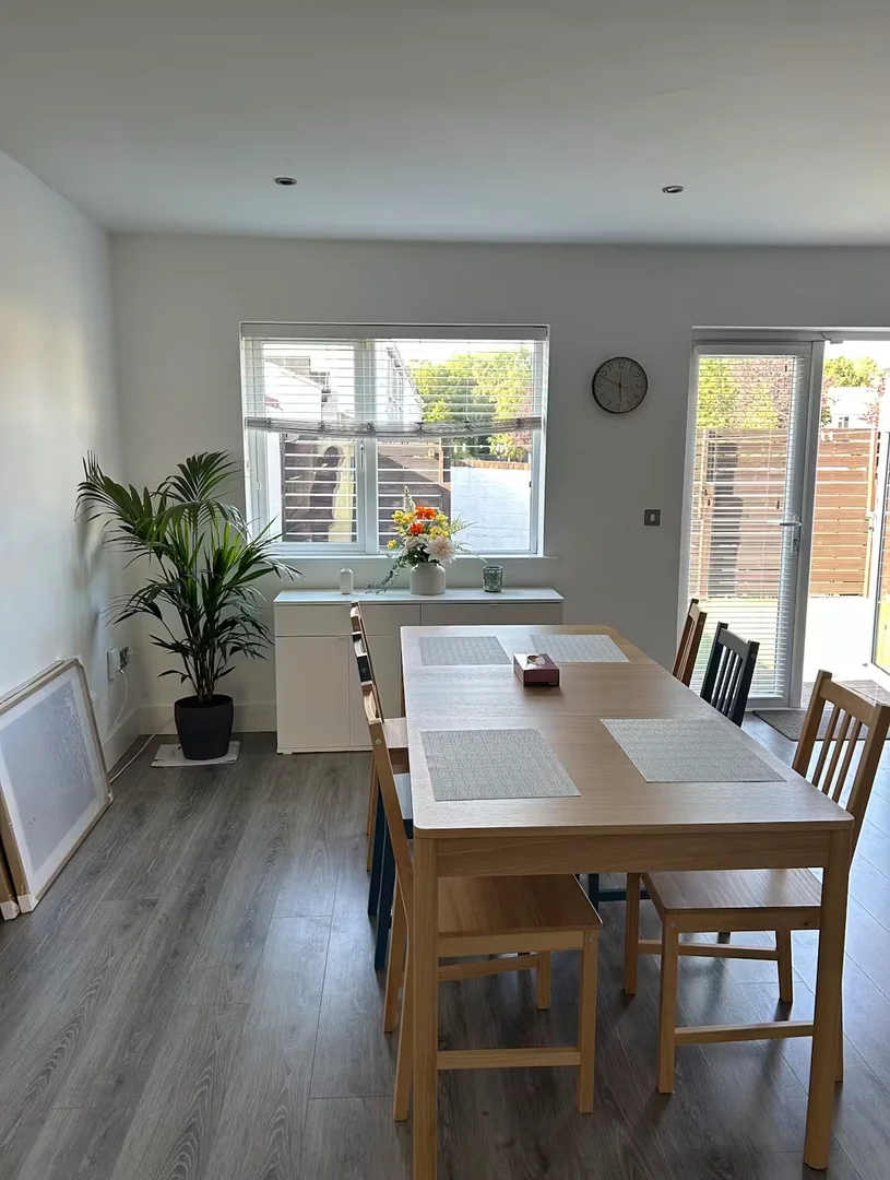 Economical student room with convenient location in 