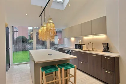 Quarto privado em Rue Fabry, Guillemins, imagem 5 de 8