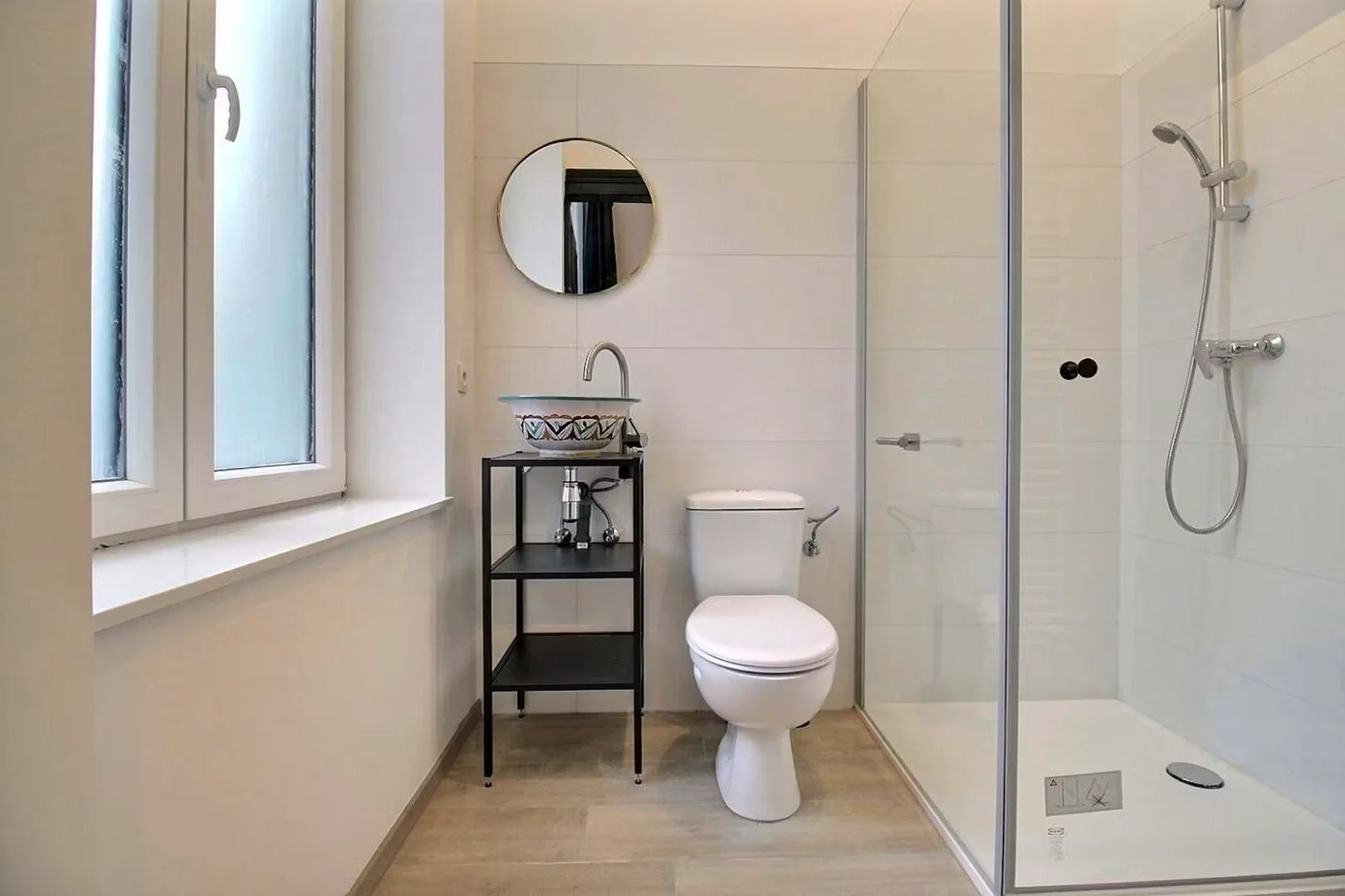 Quarto de estudante económico com localização conveniente em 