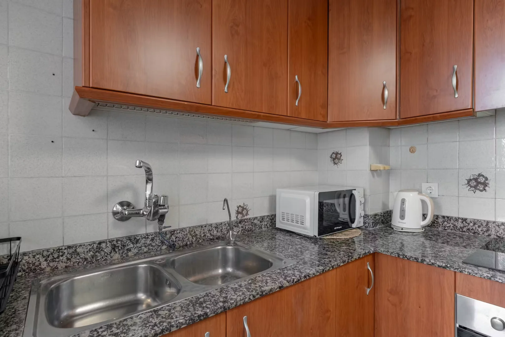 Habitación acogedora para estudiantes disponible en