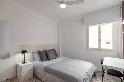 Quarto privado em Calle de Rafael Asín, Campoamor, imagem 1 de 10