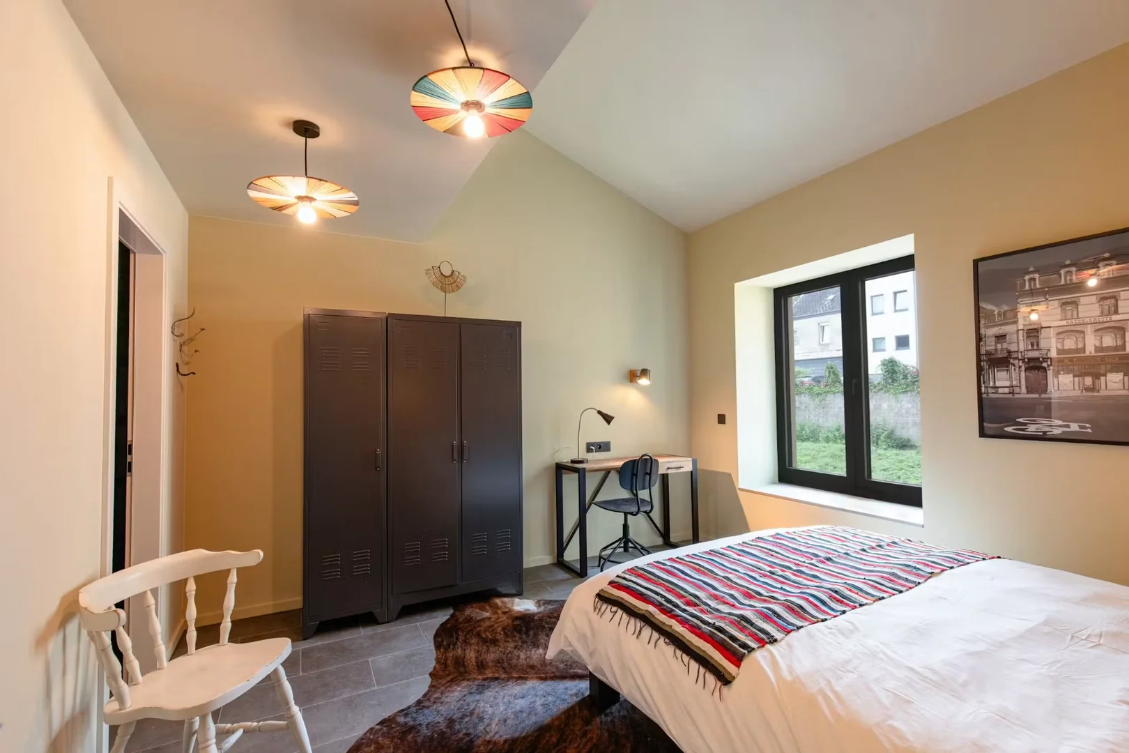 Comfortable and spacious student room in 