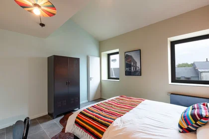 Quarto privado em Rue de la Caserne, Arrondissement of Arlon, imagem 1 de 8