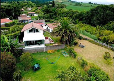 Habitación privada barata en Ponta Delgada