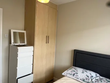 Prywatny pokój Marlfield Close, Oldbawn, obraz 3 9